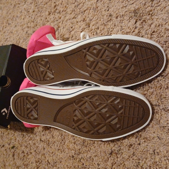 Sneakers - Picture 3 of 6